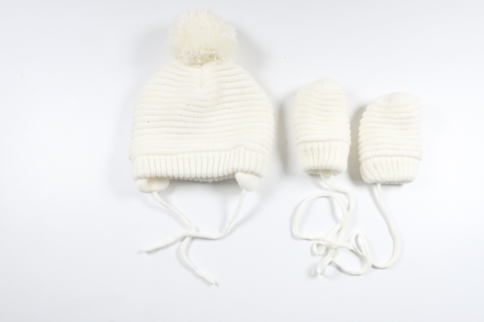 Knitted set with mittens and hat from Unknown - Size 44/46 - White