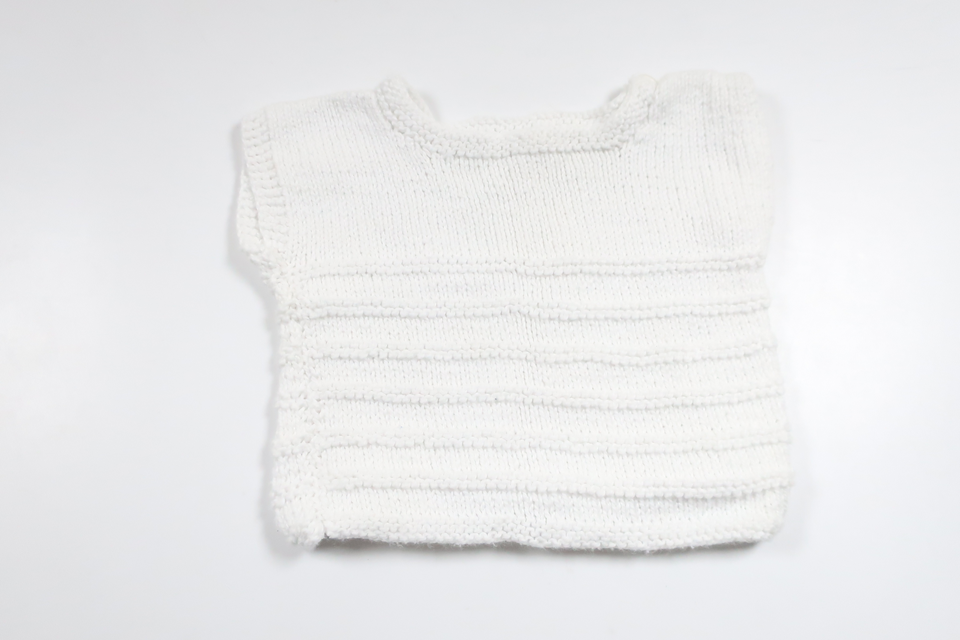 Hand-knitted vest from Hemstickat - Size 56/62 - White