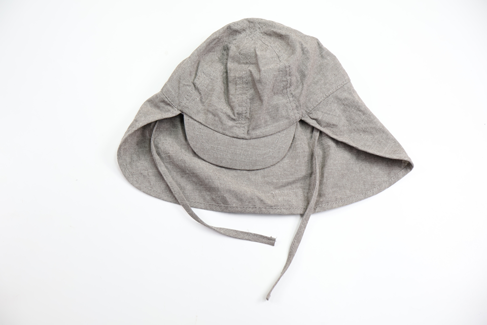 Sun hat from En Fant - Size 49 - Grey