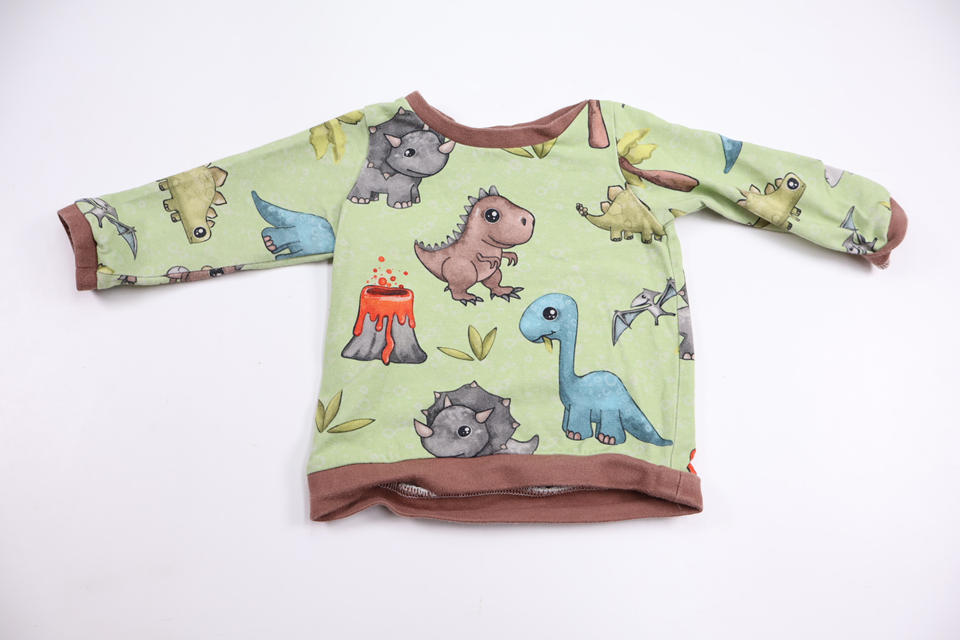 Tröja med dinosaurier från Hemsytt - Storlek 68 - Grön