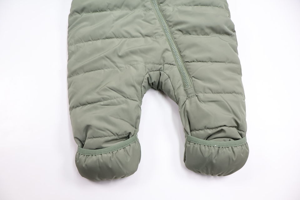 Pilefodrad vinteroverall från H&M - Storlek 62 - Grön