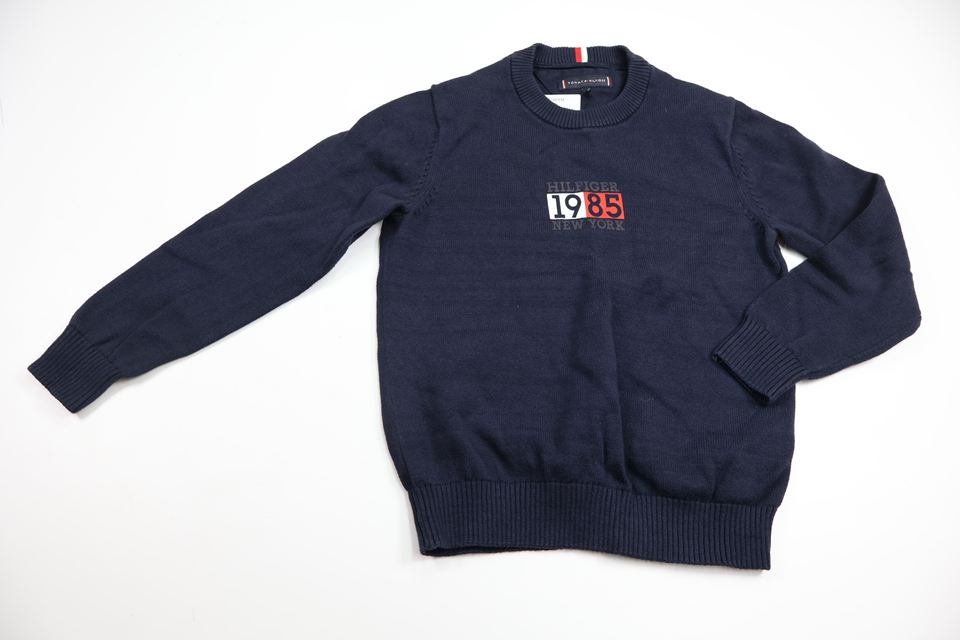 Stickad tröja från Tommy Hilfiger - Storlek 128 - Marinblå