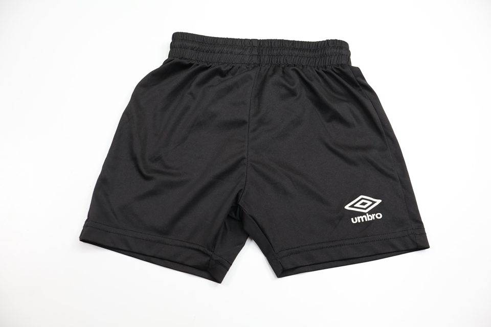 Träningsshorts från Umbro - Storlek 128 - Svart