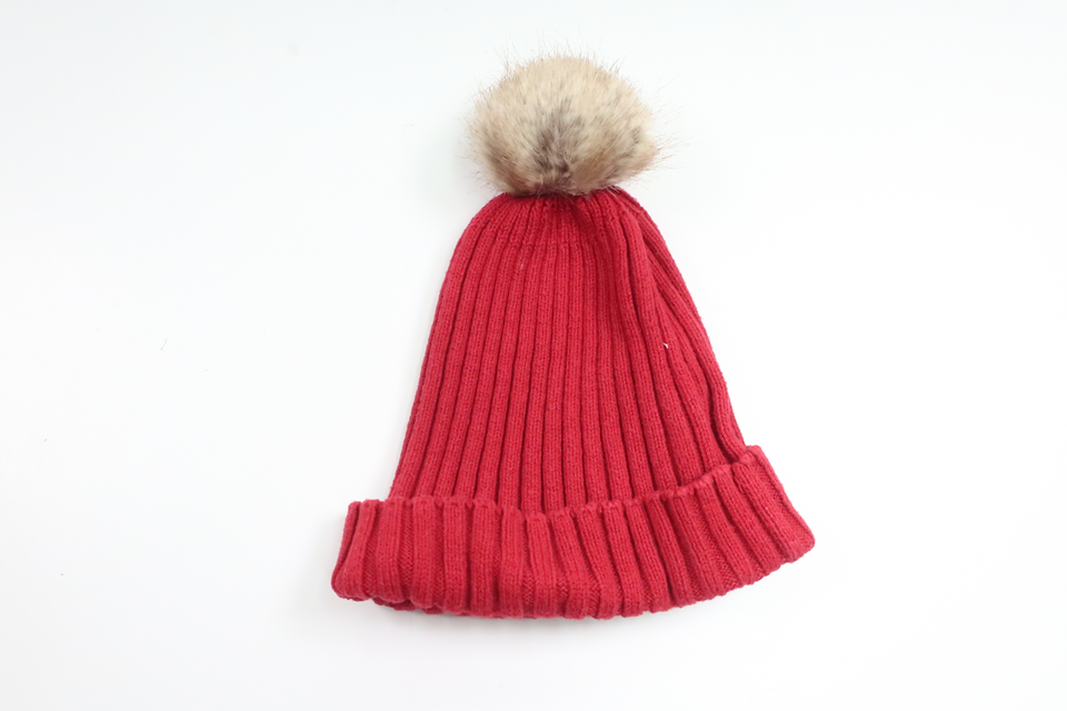 Hat with pompom from H&M - Size 86/892 - Red
