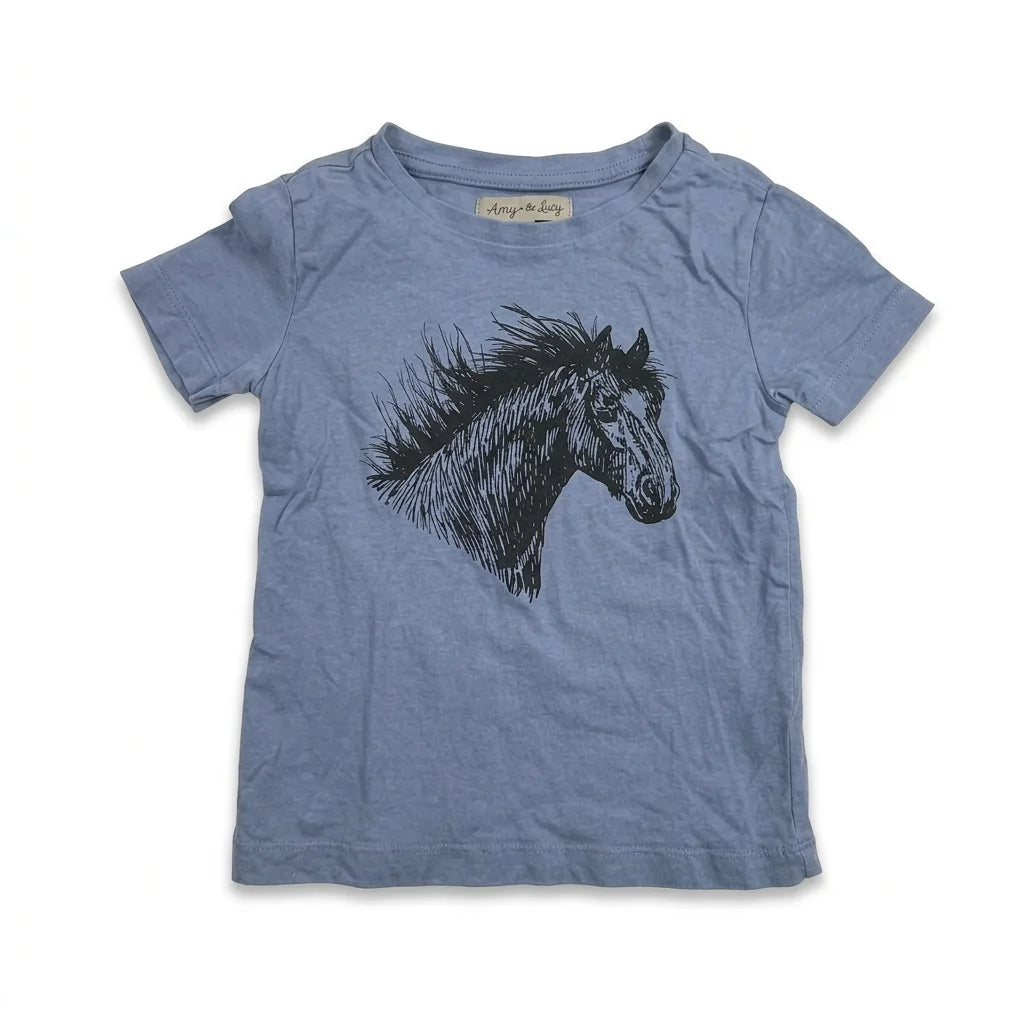 Mönstrad t-shirt från Amy & Lucy - Storlek 98/104 - Blå