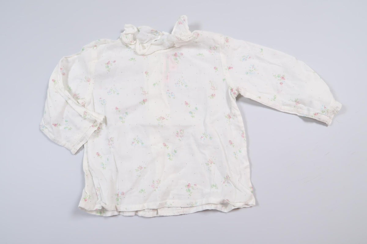 White blouse with flowers from Bonpoint in size 68
