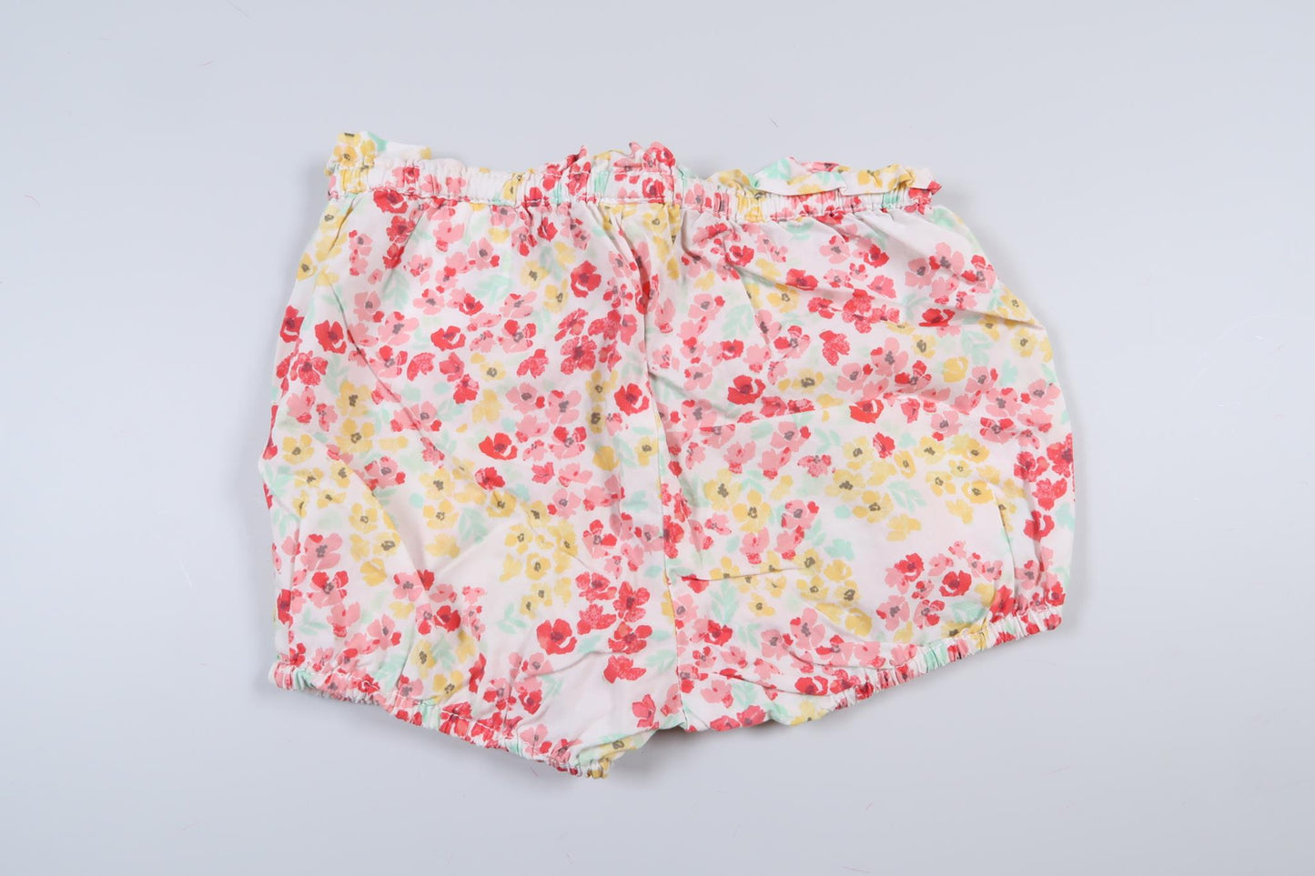 Multicolored thin shorts from H&amp;M in size 80