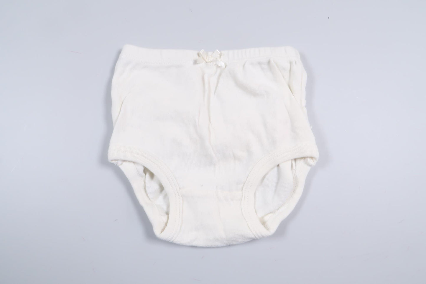 White diaper pants with ruffles from Lindex in size 50/56