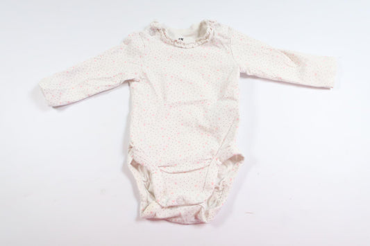 White long-sleeved bodysuit with hearts and dots from H&amp;M in size 50