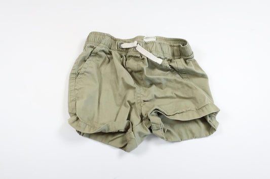 Green shorts from H&M in size 80