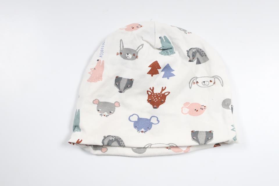 Hat with animals from Lindex - Size 38/40 - White