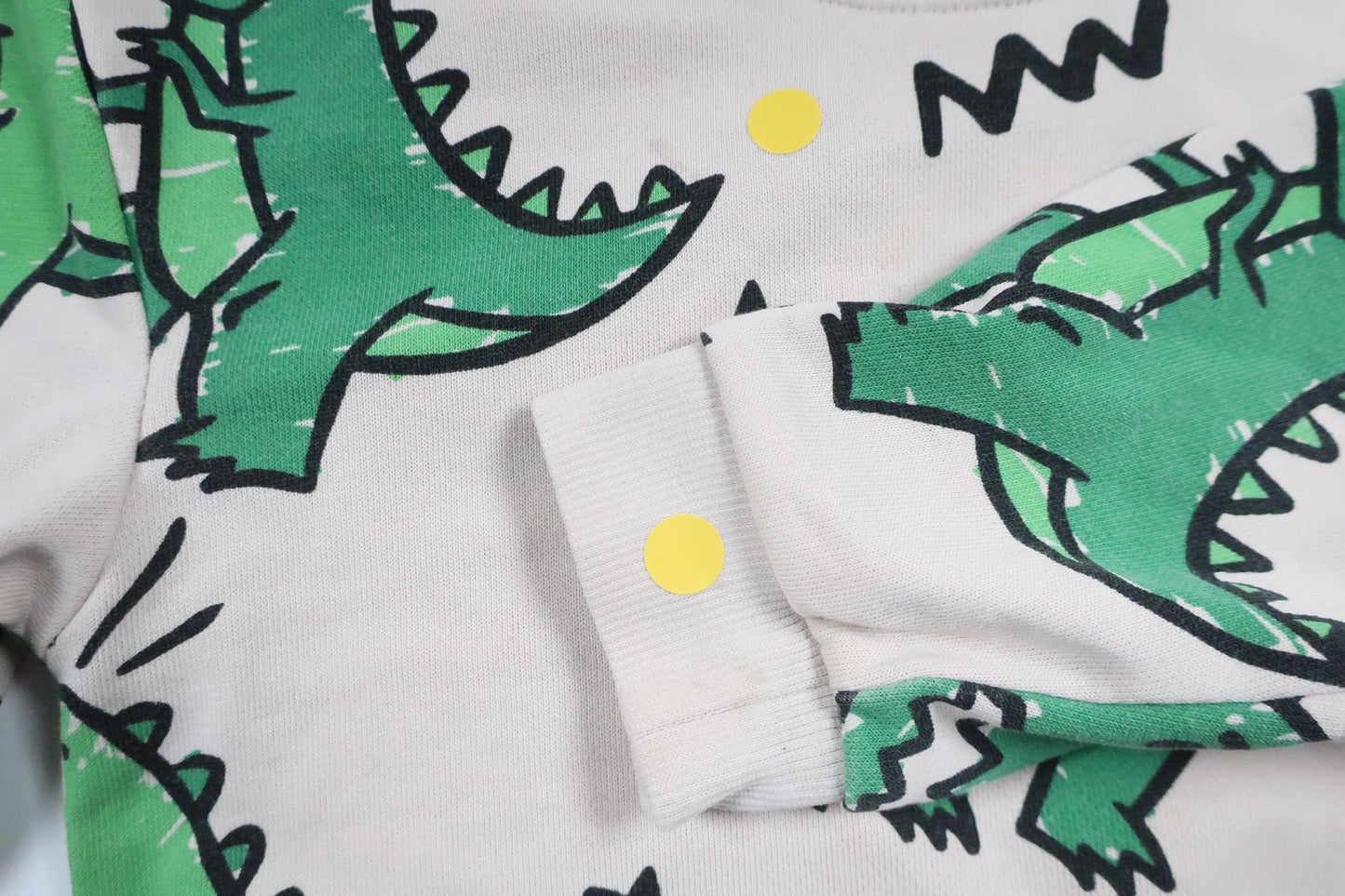Sweatshirt with dinosaurs from H&M - Size 98/104 - Beige