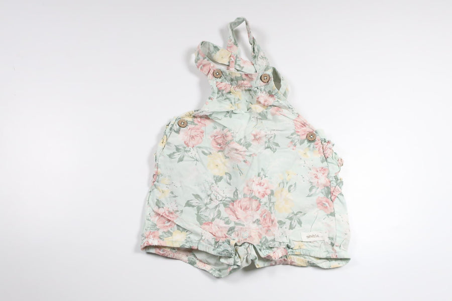 Floral suspender shorts with ruffles from Newbie - Size 80 - Green