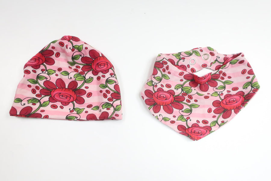 Floral hat with matching bib from Hemsytt - Size 62 - Pink