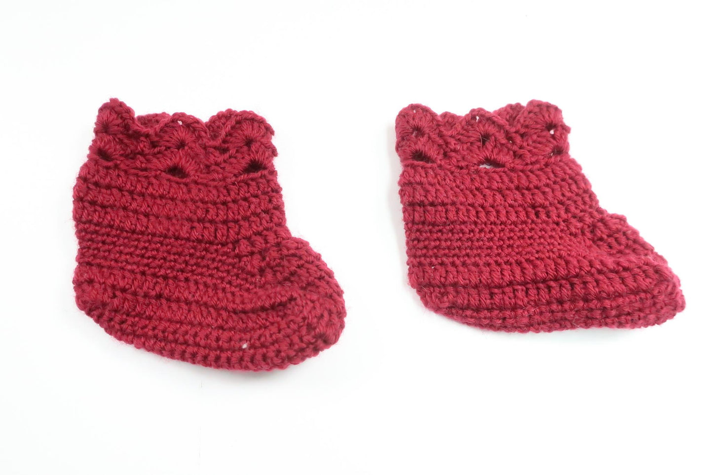 Knitted booties from Hemstickat - Size 56/62 - Burgundy