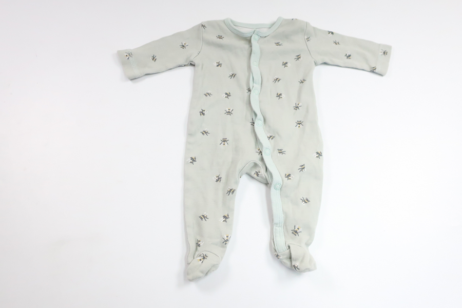 Pyjamas with bees from Åhléns - Size 44 - Green
