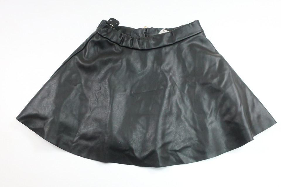 Faux leather skirt from H&amp;M - Size 116 - Black