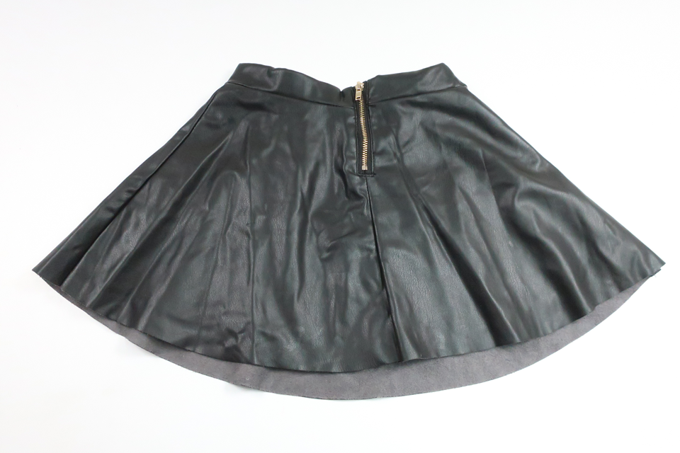 Faux leather skirt from H&amp;M - Size 116 - Black