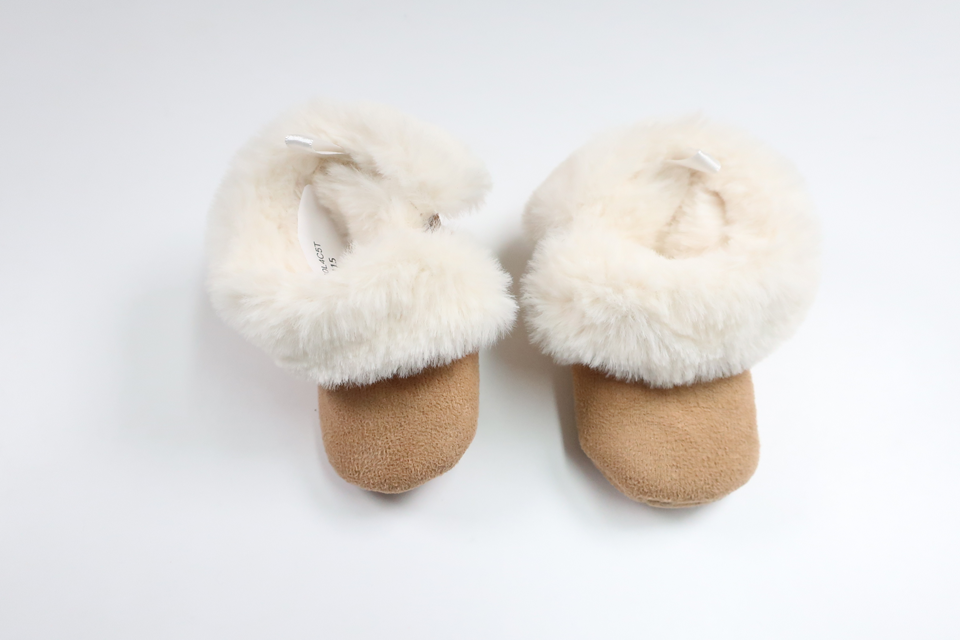 Fleece-lined booties from H&amp;M - Size 13/14 - Beige