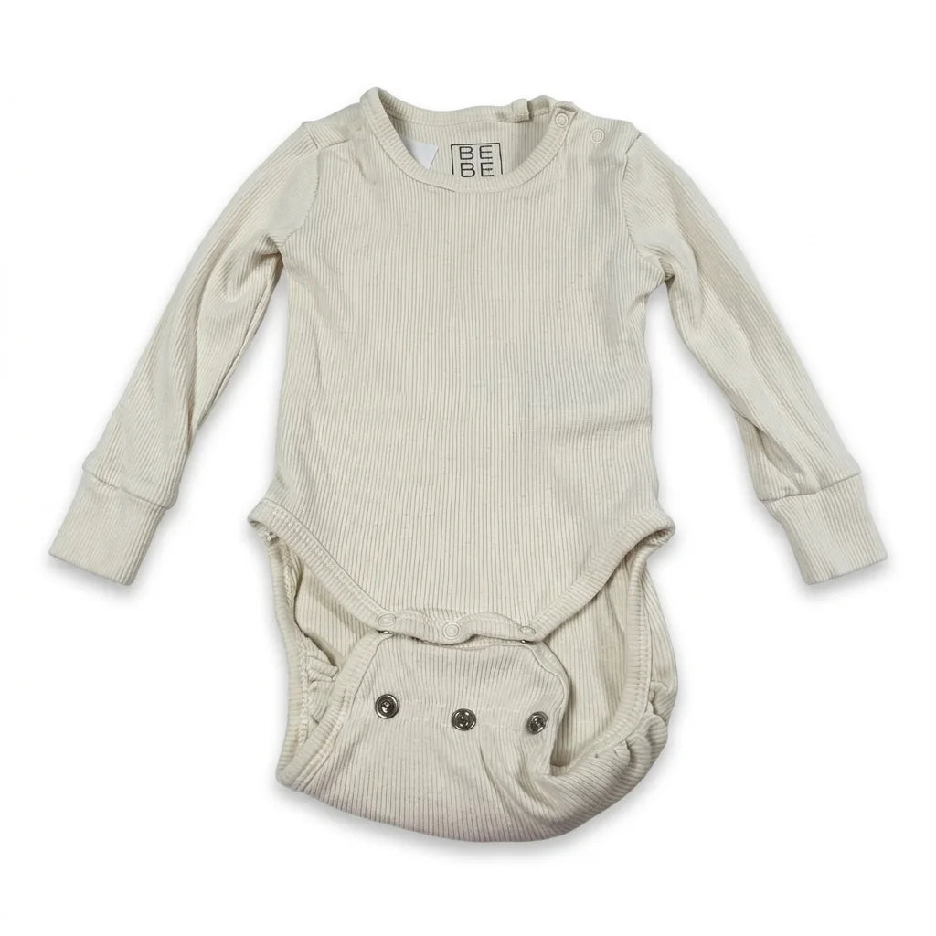 Body från BEBE - Storlek 56/62 - Benvit