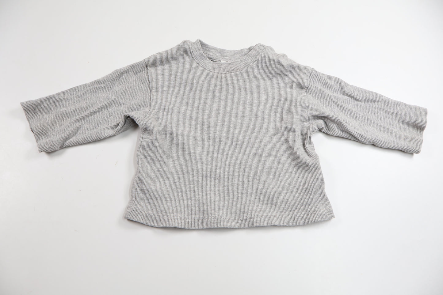 Ribbad tröja från H&M - Storlek 68 - Grå