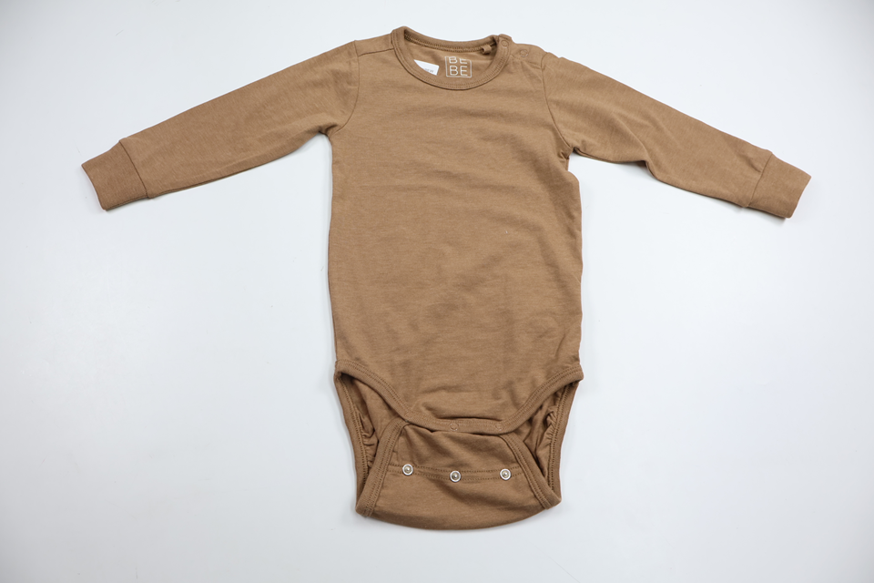 Body från BEBE - Storlek 80 - Beige
