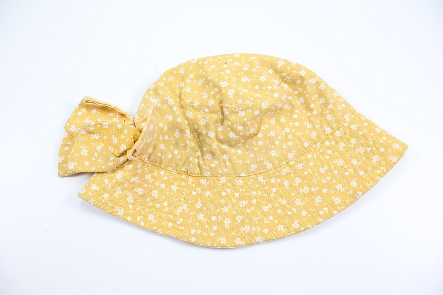 Sun hat from Kappahl - Size 52/54 - Yellow