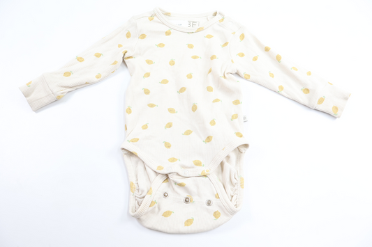 Ribbad body med citroner från BEBE - Storlek 60 - Benvit