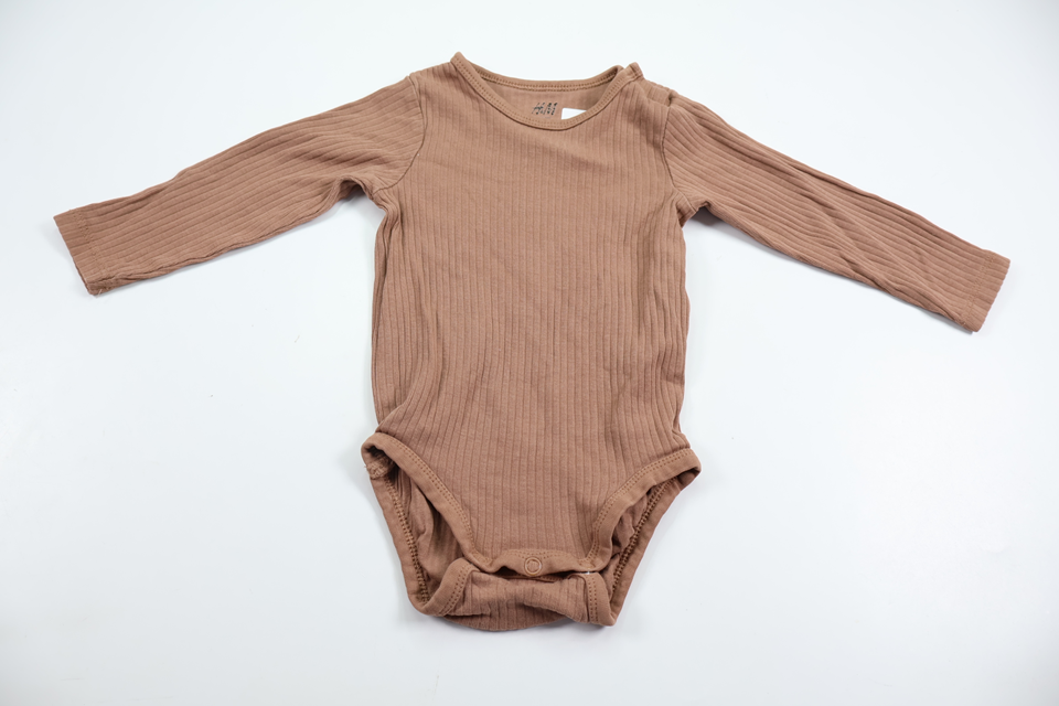 Ribbad body från H&M - Storlek 62/68 - Beige