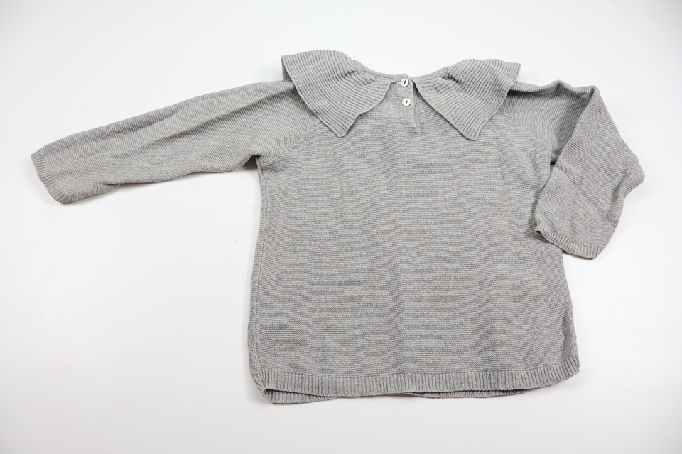Knitted sweater with frill from Konges Slöjd - Size 92/98 - Grey