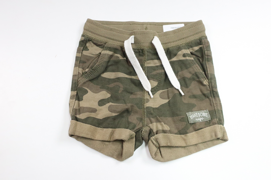 Military patterned shorts from Kappahl - Size 68 - Green