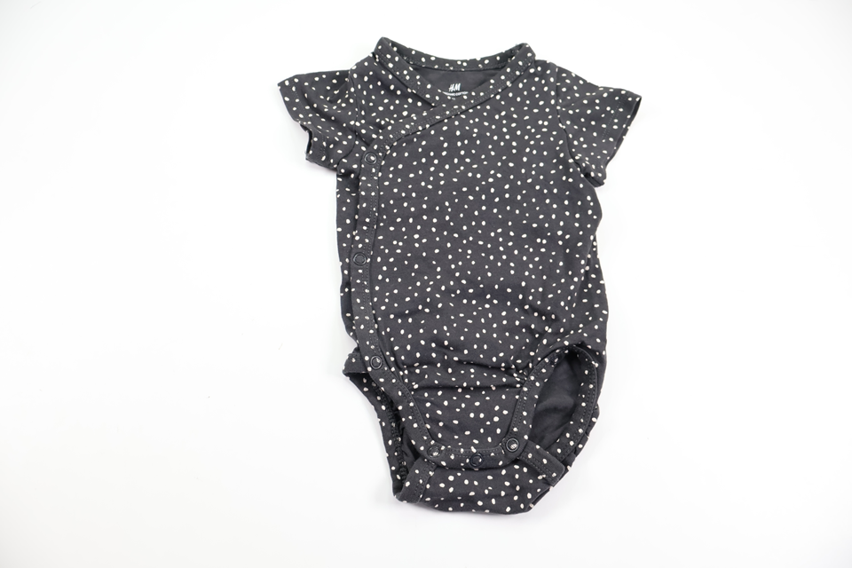 Polka dot wrap-around bodysuit from H&M - Size 62 - Grey