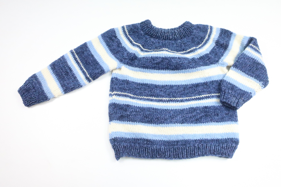 Knitted sweater from Hemstickat - Size 110/116 - Blue
