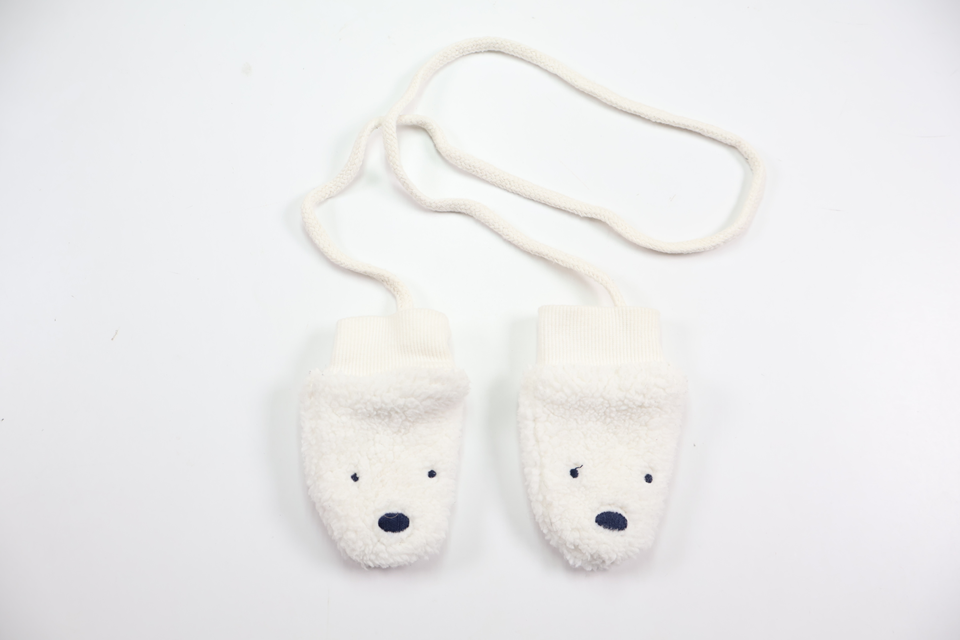 Fleece mittens from Lindex - One size - White