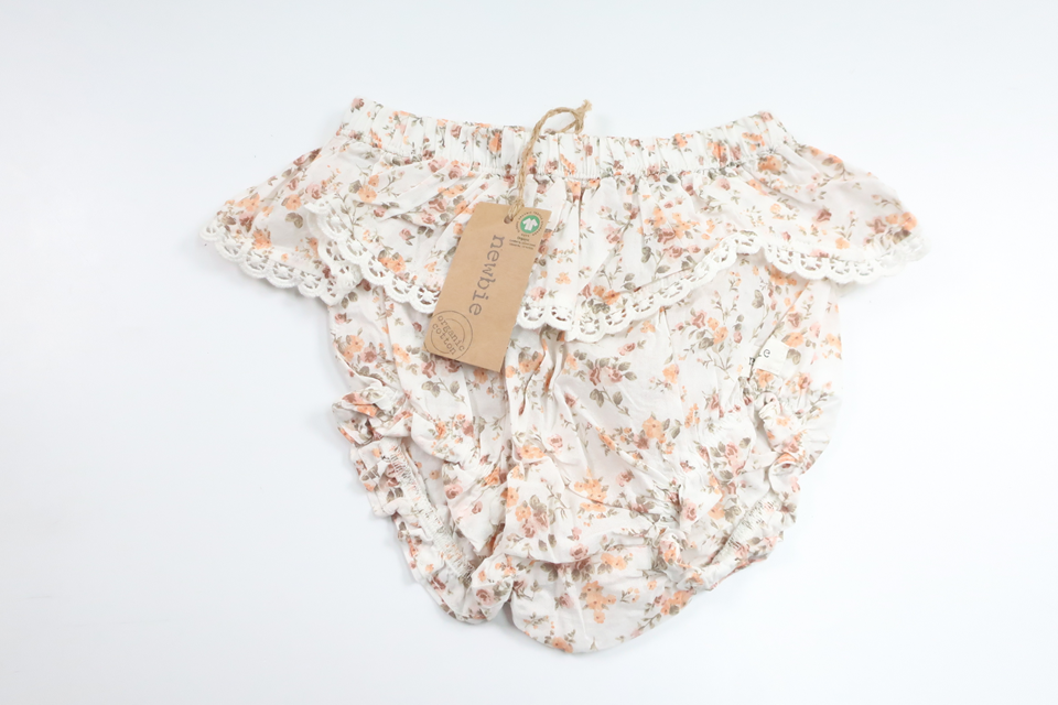 Diaper pink with ruffle from Newbie - Size 62 - Beige