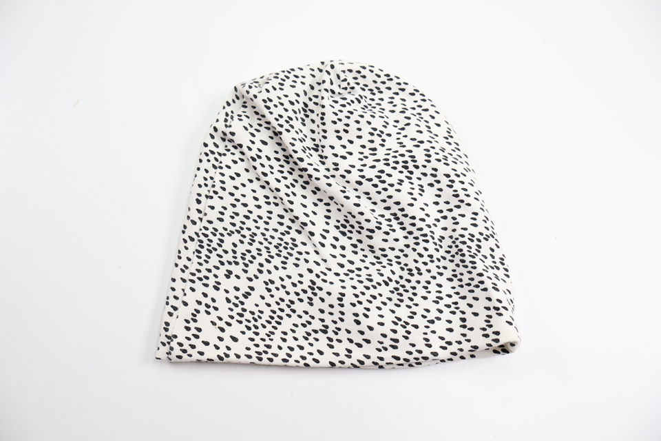 Polka dot beanie from Lindex - Size 68/40 - White