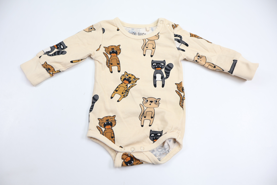 Body med katter från Wai Wai - Storlek 56 - Beige