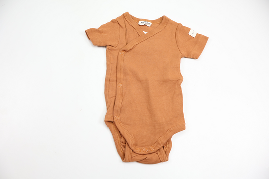 Ribbad body från Kappahl - Storlek 56 - Brun