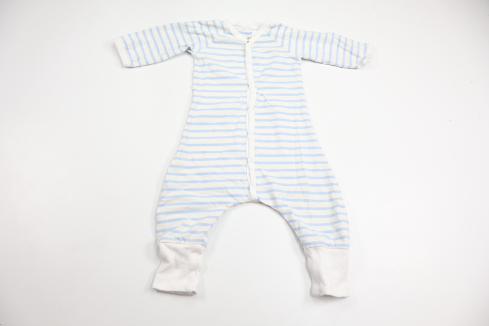 Randig pyjamas från Hemsytt - Storlek 62 - Vit