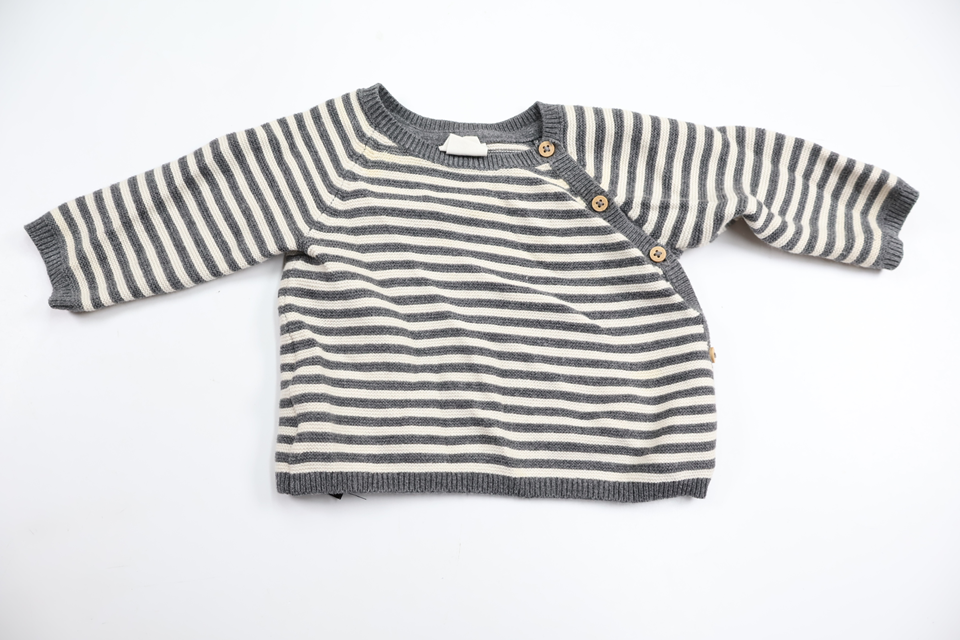 Stickad omlottröja från H&M - Storlek 56 - Grå