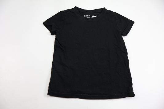 T-shirt från Basic U - Storlek 98/104 - Svart