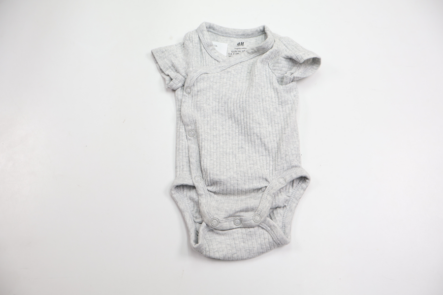 Ribbad omlottbody från H&M - Storlek 56 - Grå