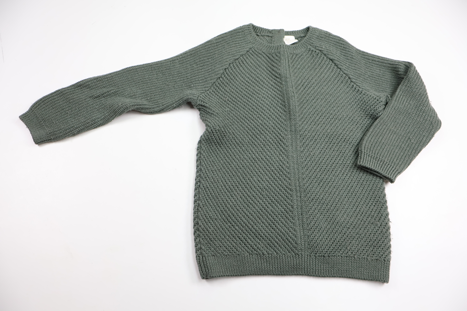 Stickad tröja i 100% ull från H&M - Storlek 104 - Grön