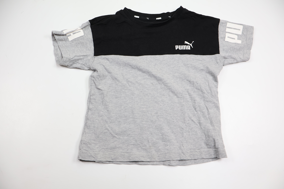 T-shirt från Puma - Storlek 116 - Grå