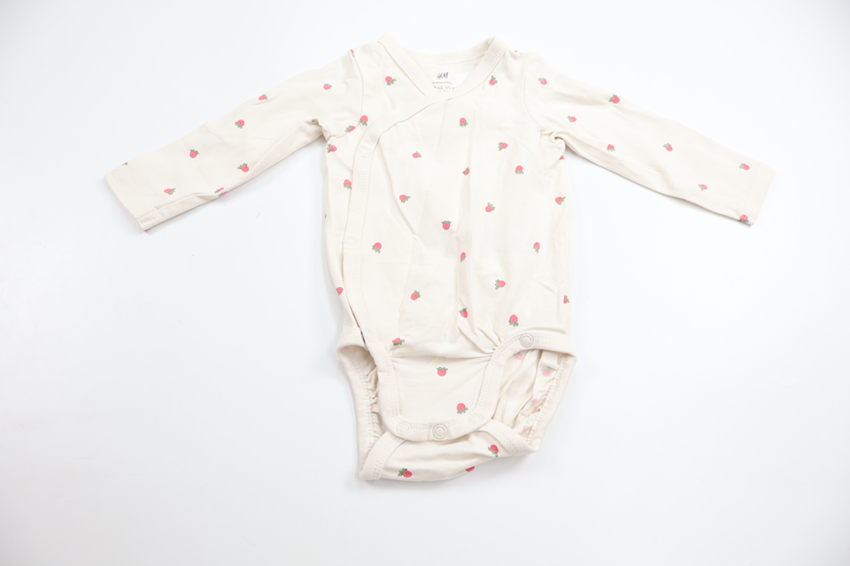Wrapover bodysuit with strawberries from H&M - Size 62 - Off-white