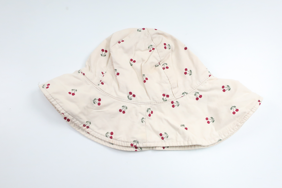 Sun hat with cherries from H&M - Size 86/92 - Off-white