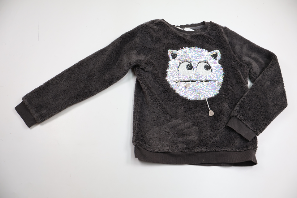 Lurvig tröja med vändbara paljetter från H&M - Storlek 134/140 - Grå