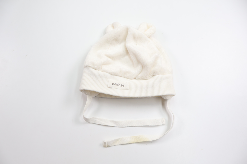 Mössa i fleece från Newbie - Storlek 50/56 - Benvit