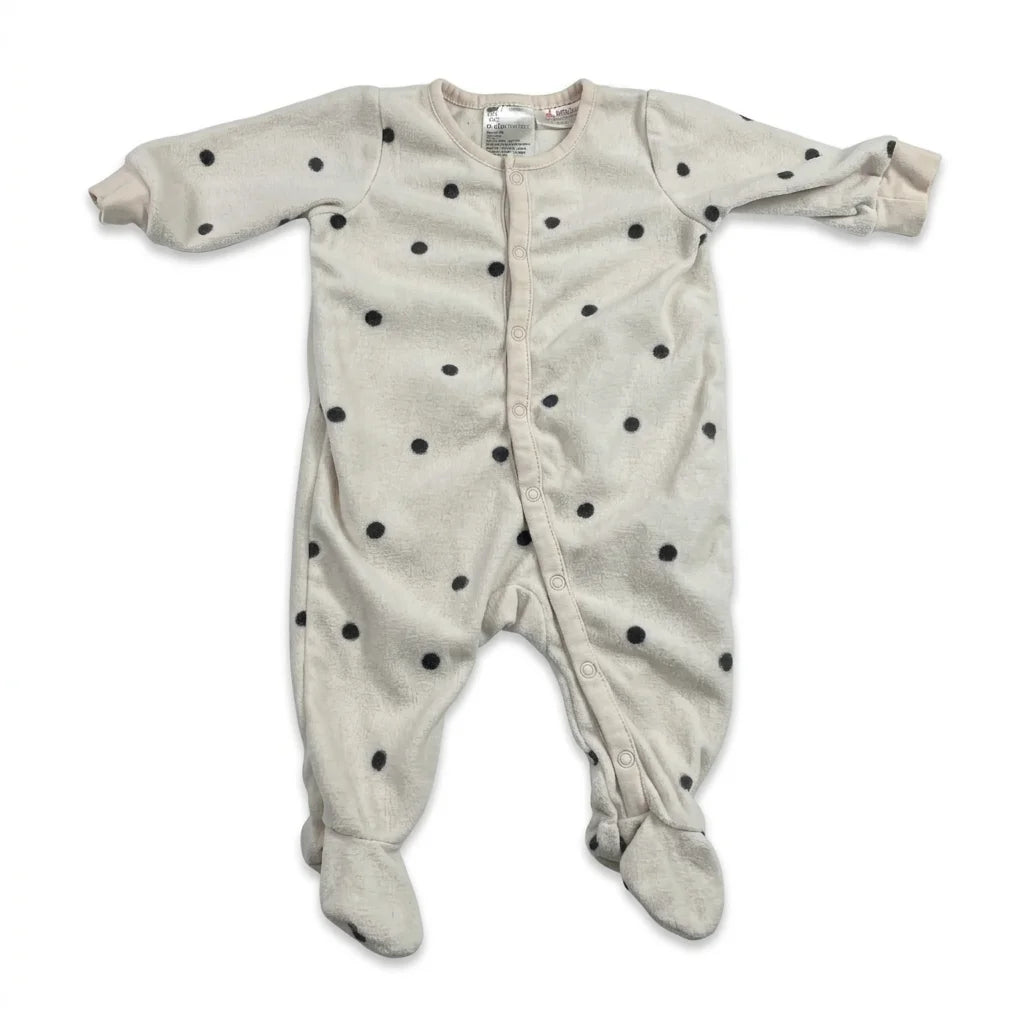 Prickig pyjamas från H&M - Storlek 62 - Beige