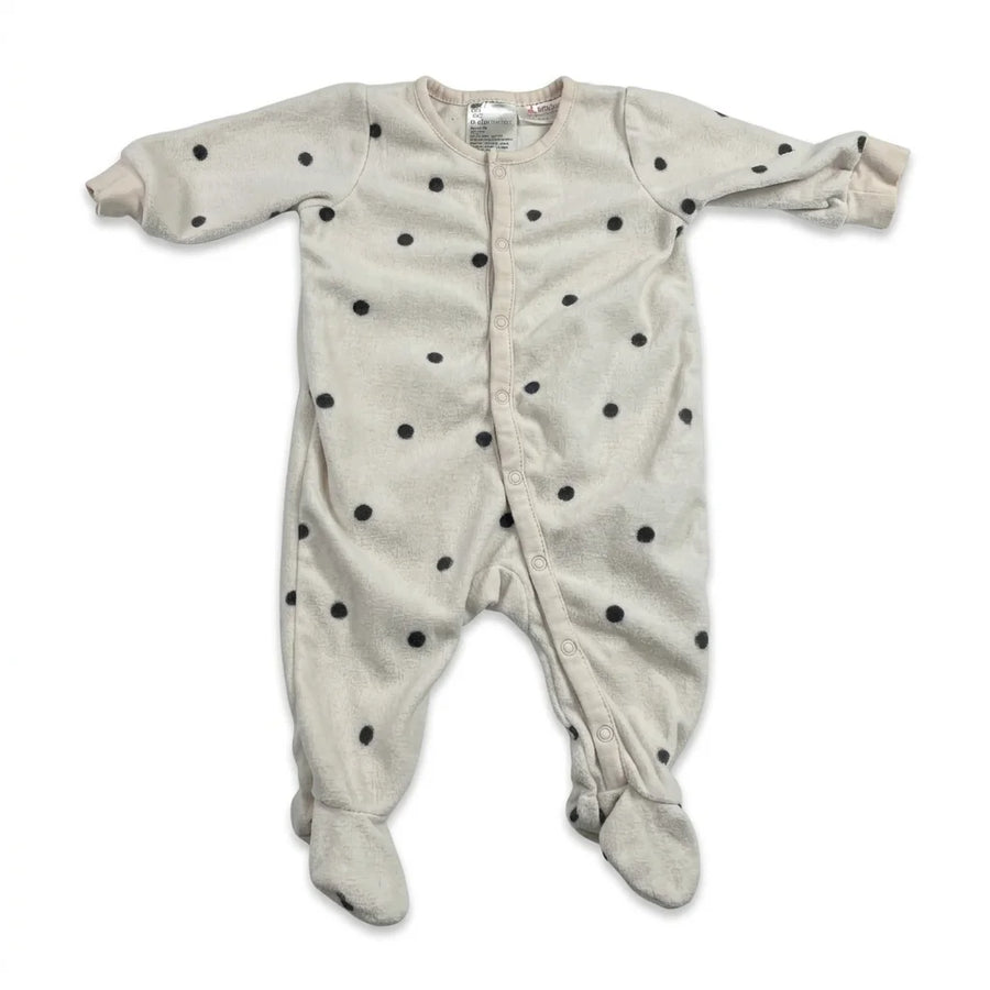Prickig pyjamas från H&M - Storlek 62 - Beige